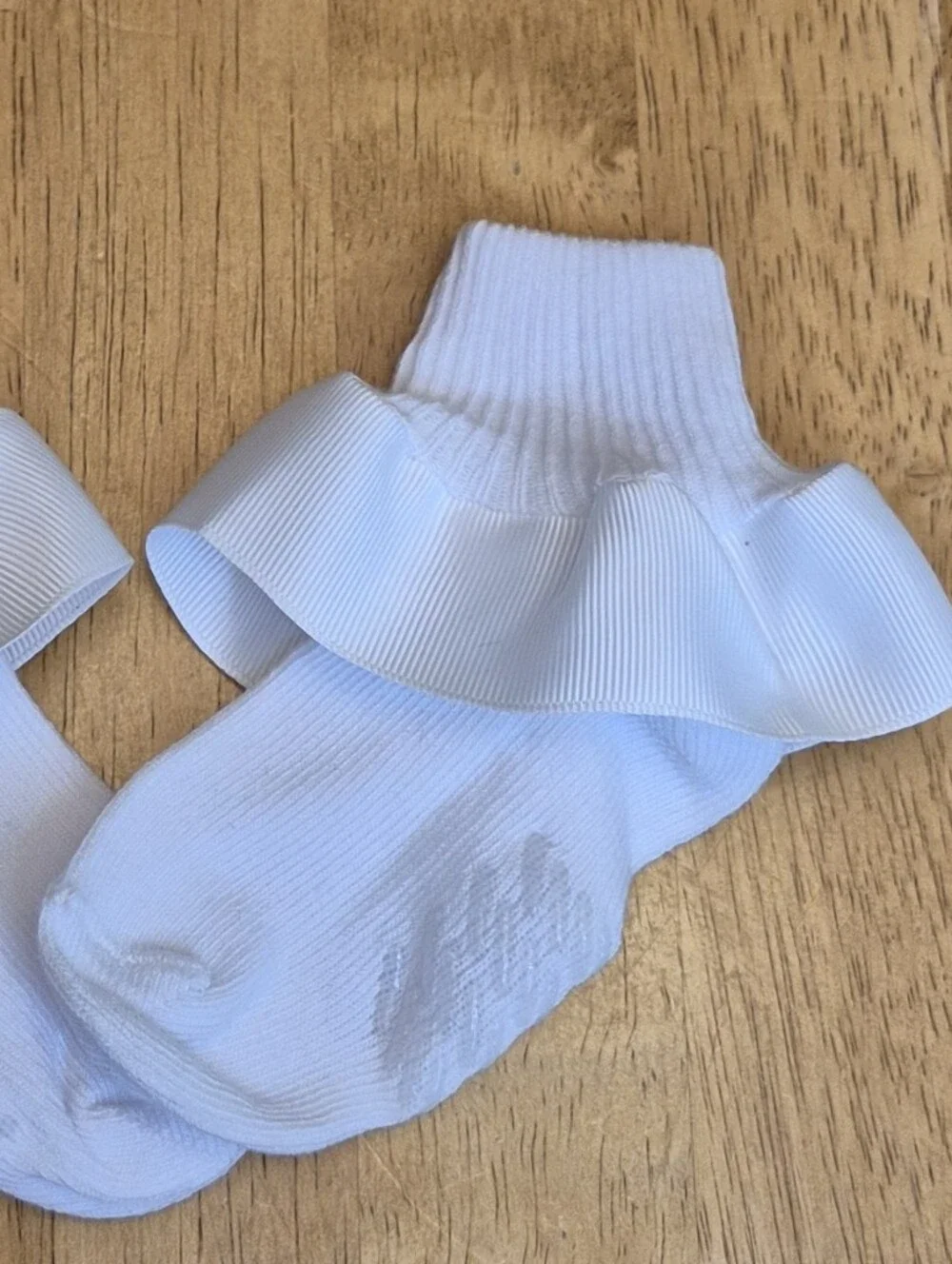 Kids White Ruffle Ribbon Socks Sz 12 - 24 Months